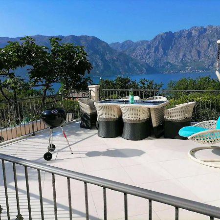 Blue Bay 2 Bedroom Apartment Prčanj Eksteriør billede