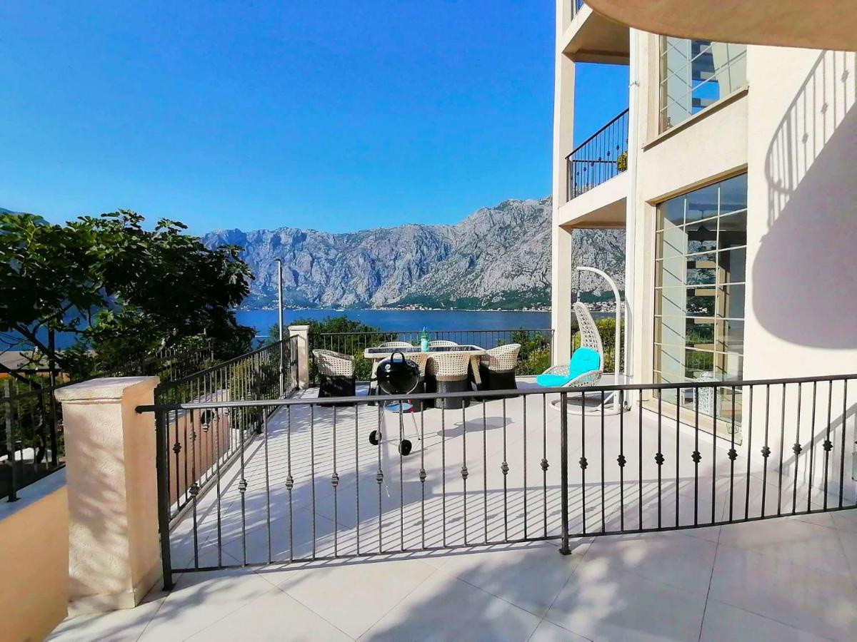 Blue Bay 2 Bedroom Apartment Prčanj Eksteriør billede